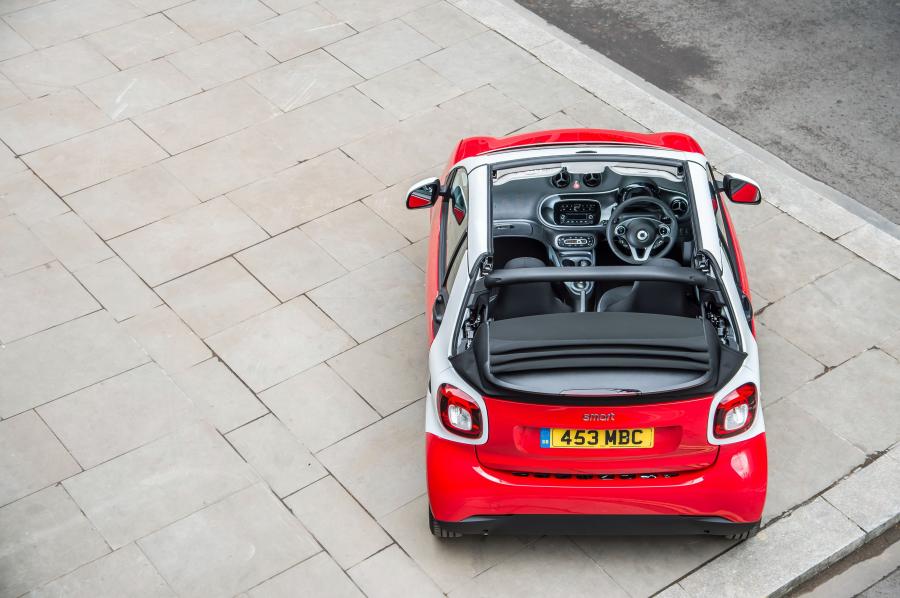  Smart ForTwo Passion Cabrio 2016 года  (UK) (фото 22 из 30)